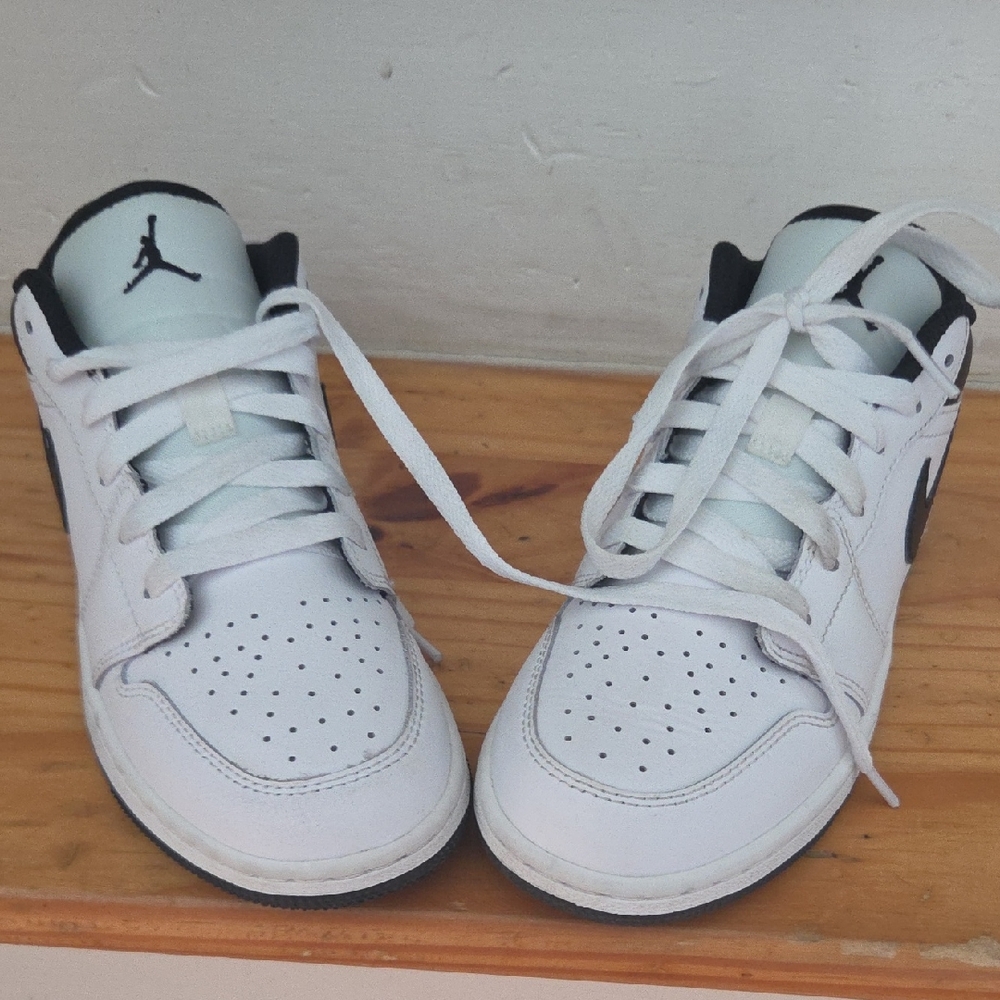 Jordan Kids White and Black Low-Top Sneakers
